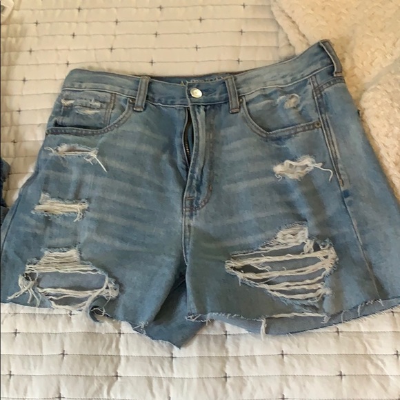 Shorts - Picture 2 of 4